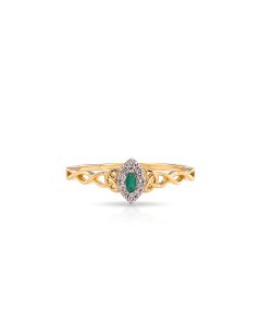 Elegant Emerald and Diamond Ring