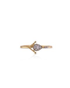 Pear-Shaped Cluster Ring with Sloped Elegance