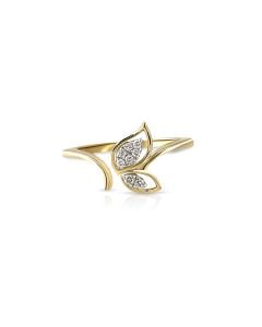 Leaf-Tip Diamond Ring with Natural Movement